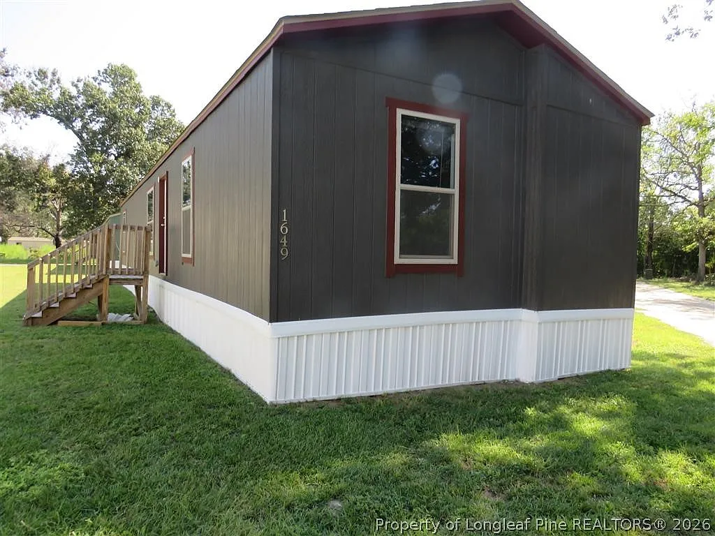 3 bed, 2.0 bath, 1025 sqft, $1,000 — Photo 2