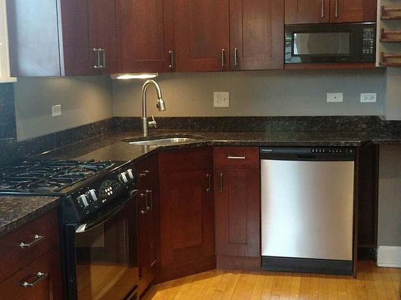5th image of 809 Carpenter Ave