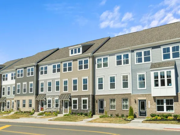 24164 Thurso Sq, Sterling, VA 20166