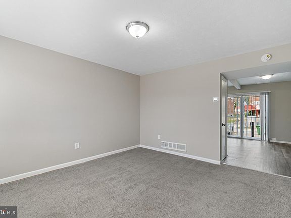 5th image of 656 Charraway Rd