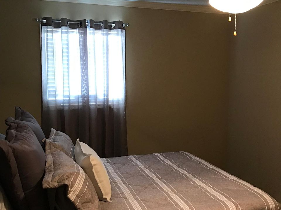 1st image of 303 Park Ln