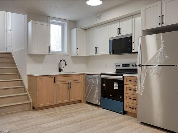 2nd image of 800 Myers Rd #103