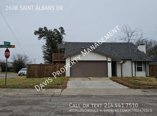 2608 Saint Albans Dr, Carrollton, TX 75007