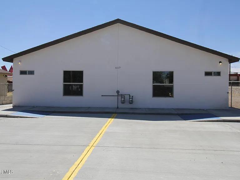 517 Val Verde St #B — Photo 1