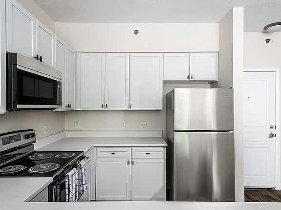3rd image of 1315 East Blvd Unit 318