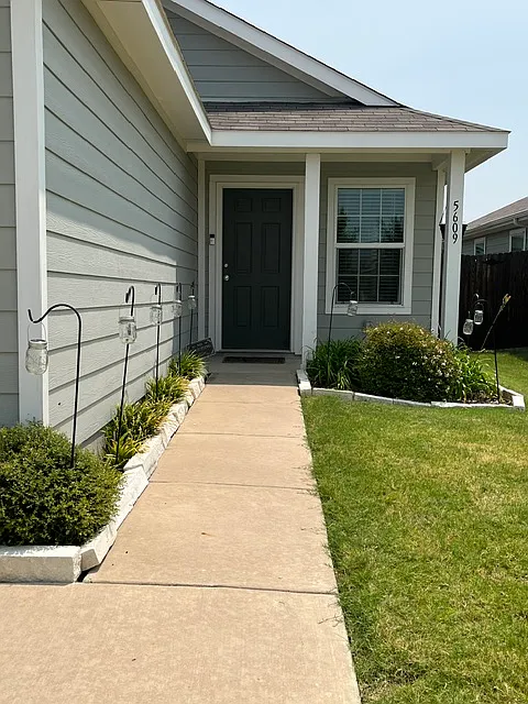3 bed, 1261 sqft, $1,695 — Photo 2
