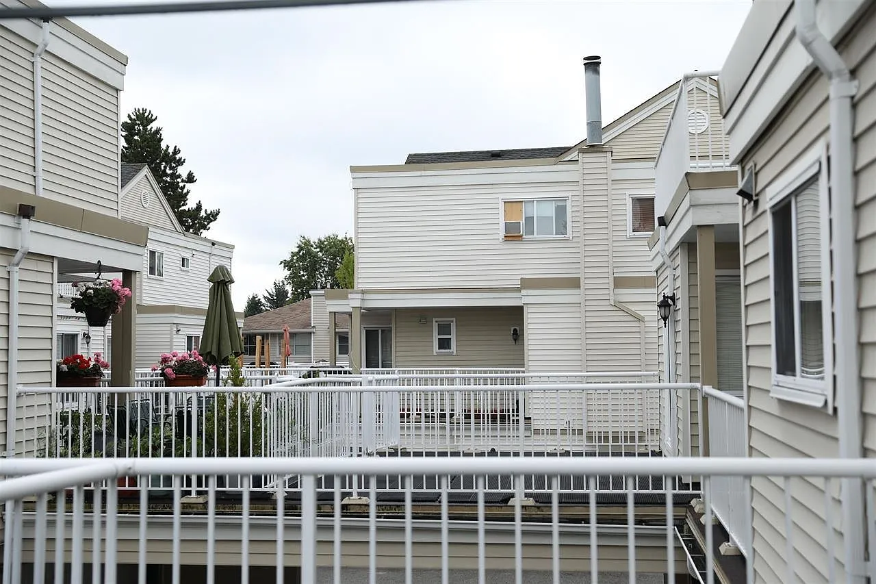 3 bed, 1701 sqft, $3,100 — Photo 4