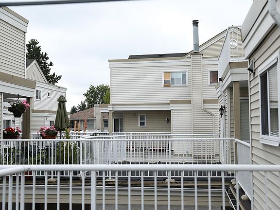 4th image of 10077 156th St