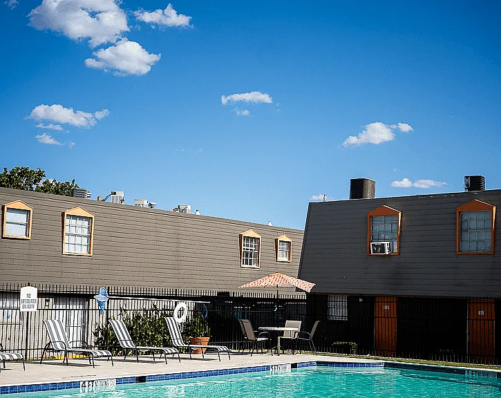 La Bella Apartments — Photo 15