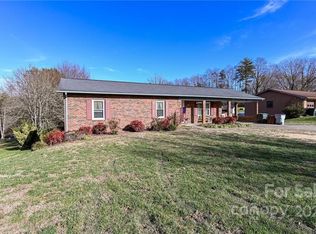 437 Clearview Cir NE, Lenoir, NC 28645
