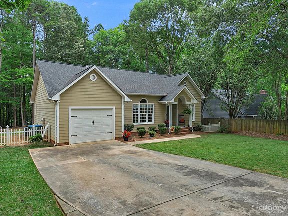 5th image of 2801 Cedar Chase Dr