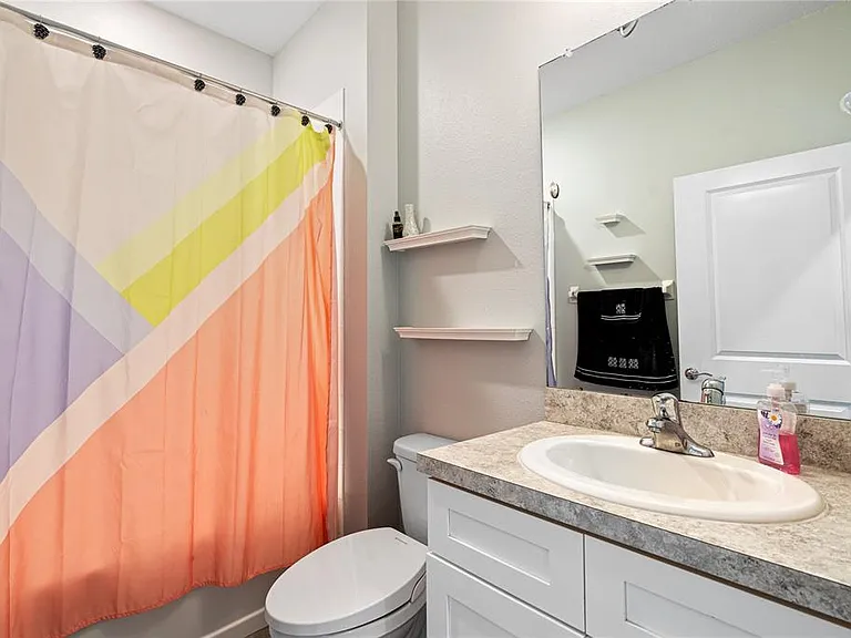1092 Pipestone Pl — Photo 10