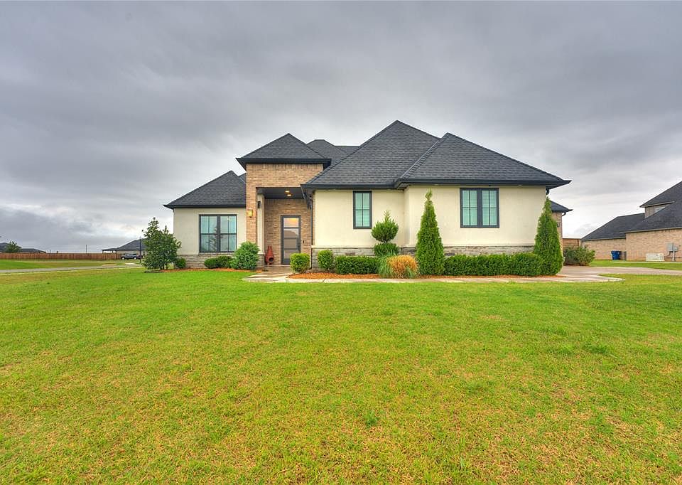 1st image of 22301 Pine Bluff Way