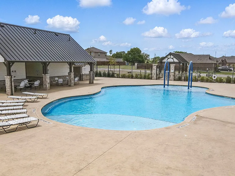 125 Hollytree Ln — Photo 36