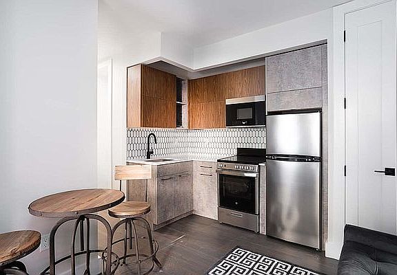 2nd image of 346 E 105th St #2D