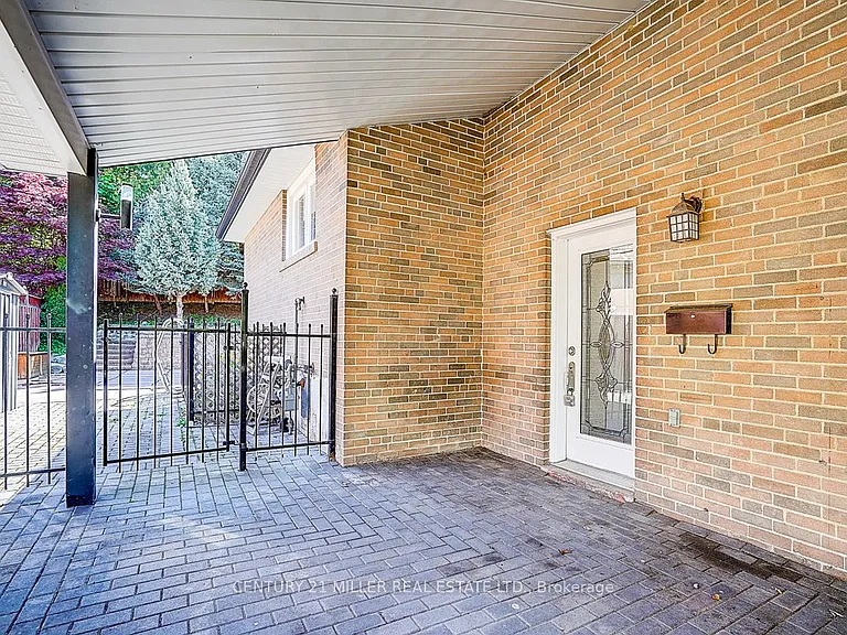37 Dallington Dr — Photo 6