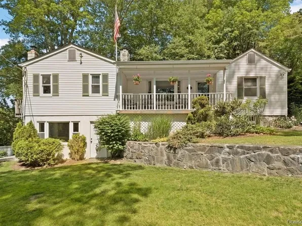 13 Split Rock Rd, Mahopac, NY 10541