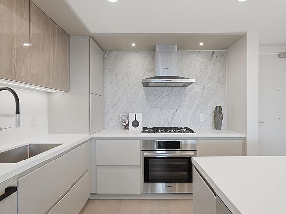 2nd image of 1526 Finlay St #304
