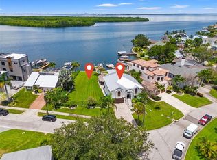 1953 Arrowhead Dr NE, Saint Petersburg, FL 33703