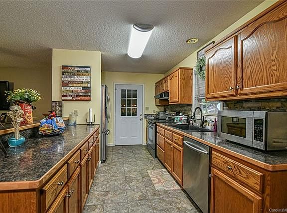 4th image of 132 Dogwood Heights Dr