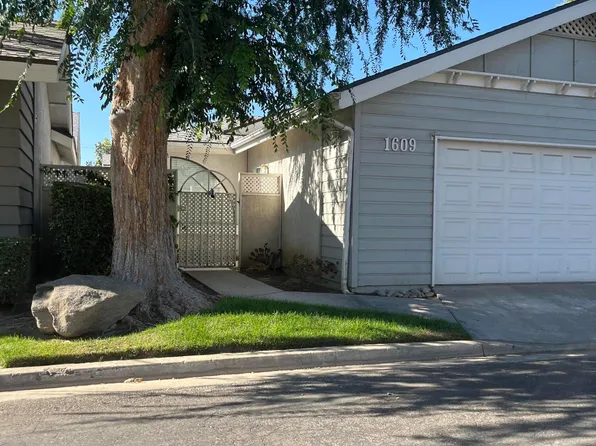 1609 E Vassar Drive, Visalia, CA 93292