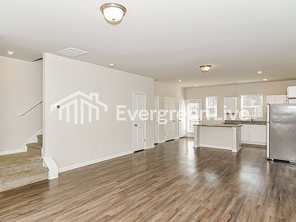 4th image of 930 Hamilton Cross Dr
