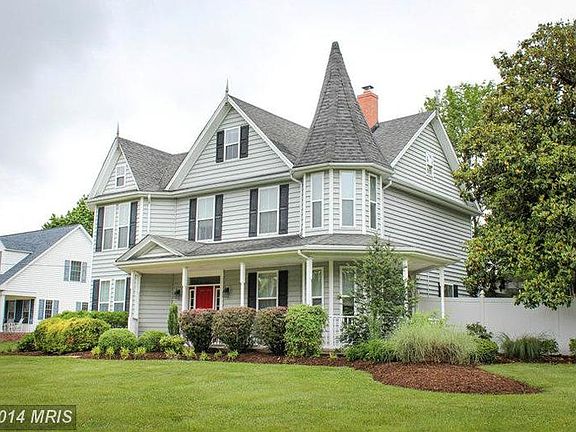 3rd image of 41685 Laverne Ln