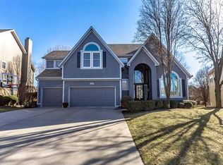 8505 W 129th Ter, Overland Park, KS 66213