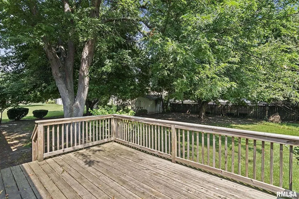 3 bed, 1631 sqft, $2,400 — Photo 3