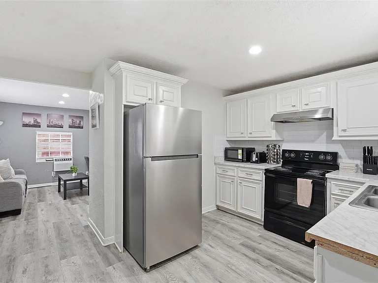 2620 Delafield St #C — Photo 5