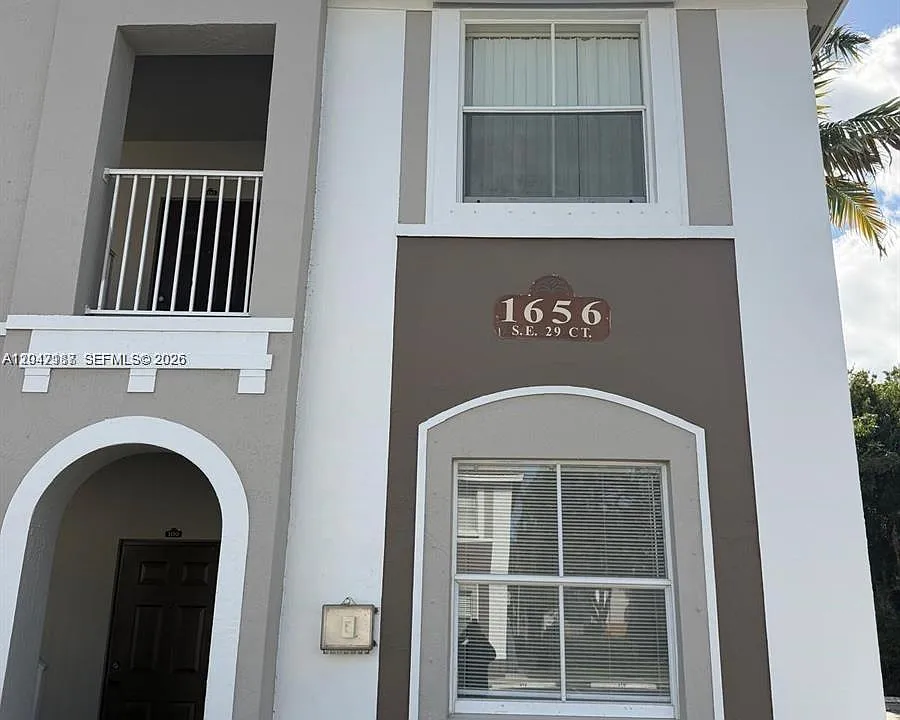1656 SE 29th Ct #100