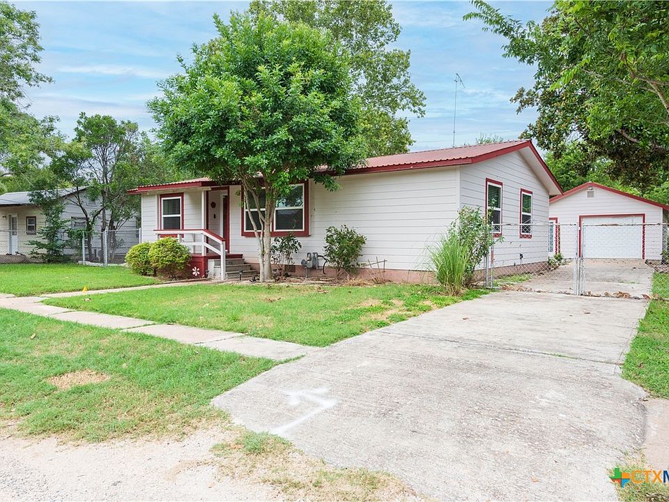 1st image of 205 N Mesquite Ave