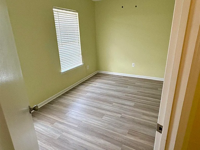 193 Burgess Rd — Photo 7