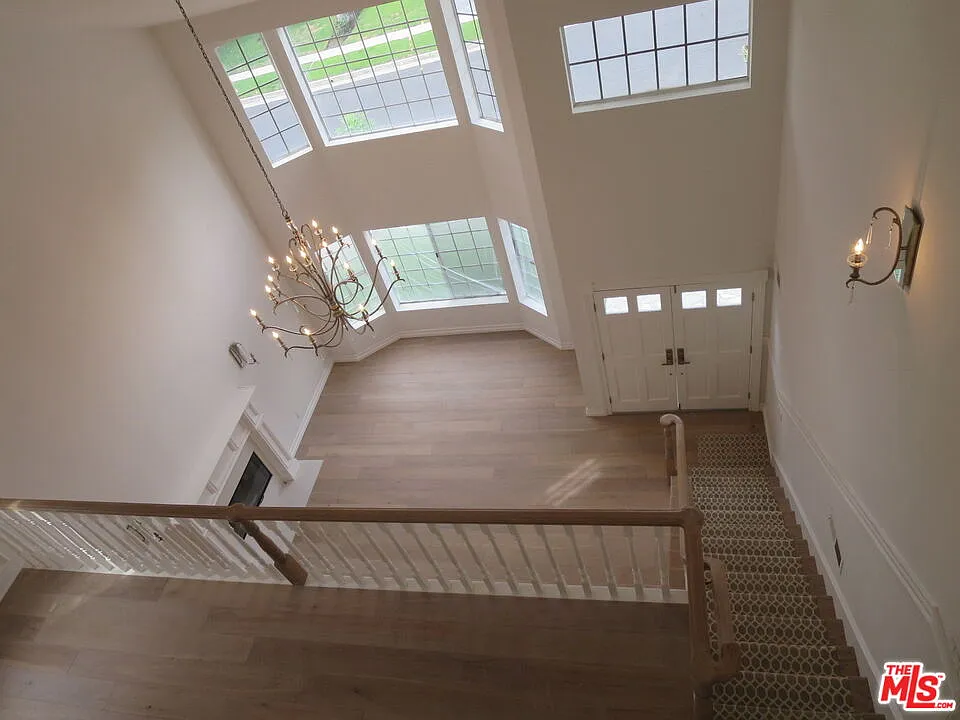 5 bed, 3.0 bath, 2778 sqft, $8,500 — Photo 4