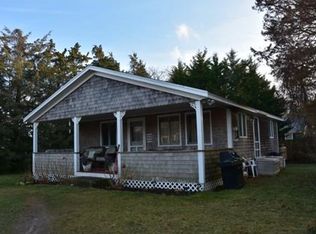 101 Carol Ln, Oak Bluffs, MA 02557