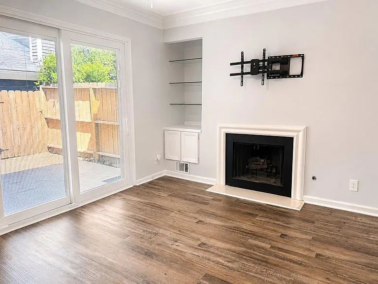 856 Saint Charles Ave NE #3 — Photo 6