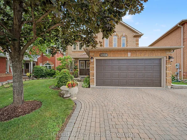 3926 Baggins Ct, Mississauga, ON L5N 7A3
