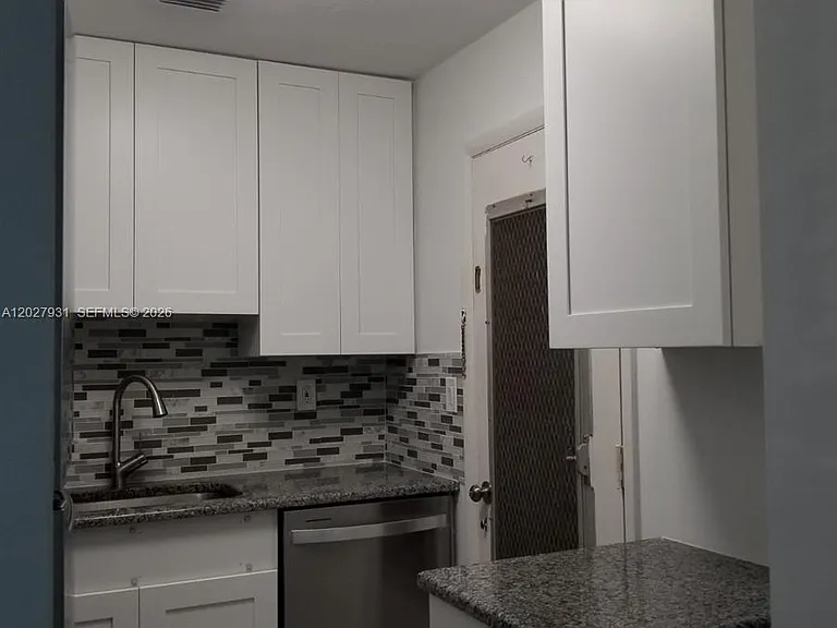 2990 NE 16th Ave #105 — Photo 2