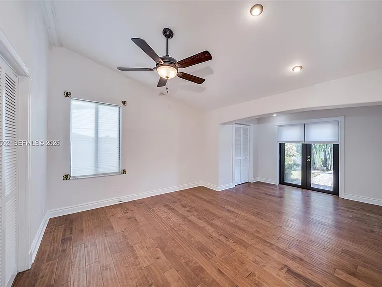 1704 SW 5th Ct — Photo 16
