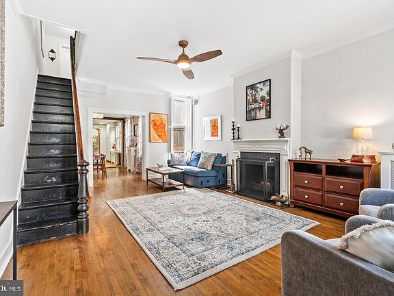 3rd image of 114 W 3rd St