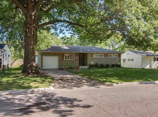 4806 SW 18th St, Topeka, KS 66604
