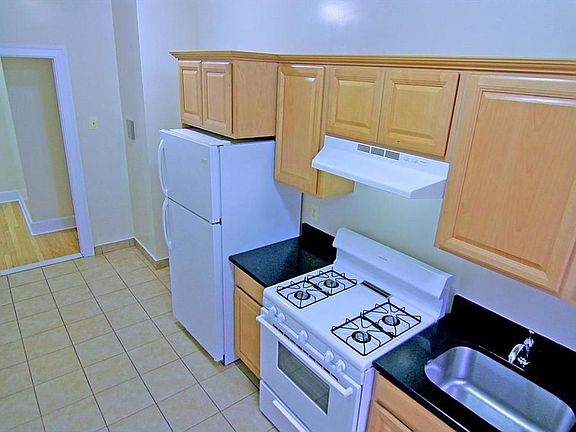 3rd image of 2304 Grand Ave APT 3J