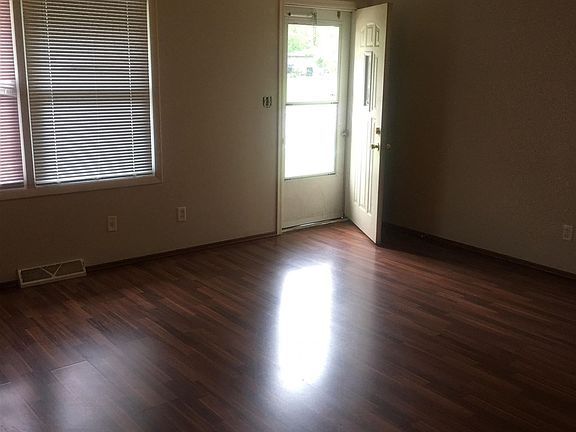 5th image of 1210 40th Ave