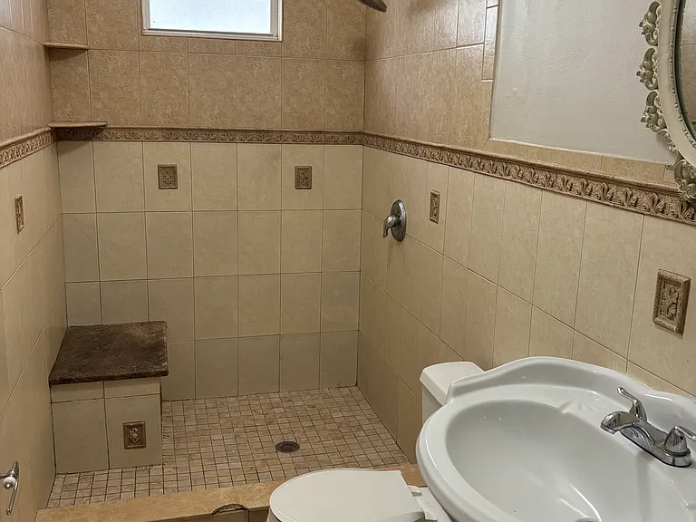 4351 Winchester Ln — Photo 6