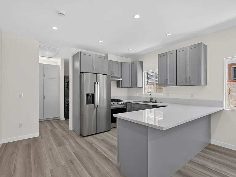 1911 N Manning St — Photo 19