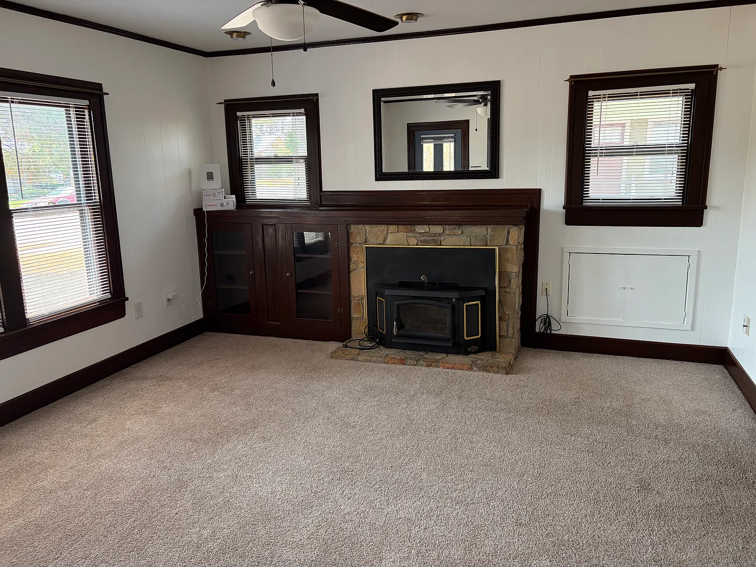 3 bed, 1723 sqft, $4,200 — Photo 3