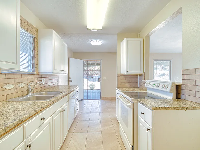 2300 Rattlesnake Gulch Rd — Photo 15