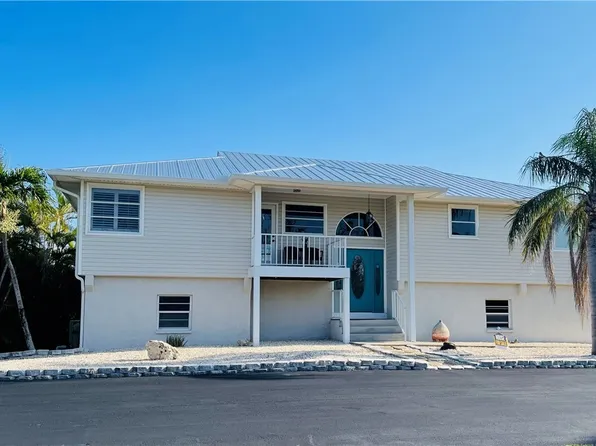 2952 Buttonwood Key Ct, Saint James City, FL 33956