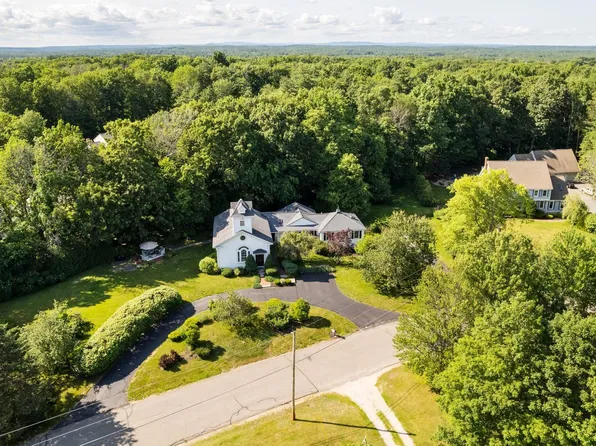 10 Munroe Drive, Hampstead, NH 03826