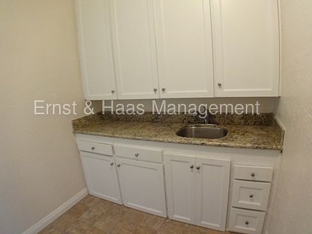 4th image of 25 Argonne Ave APT 08